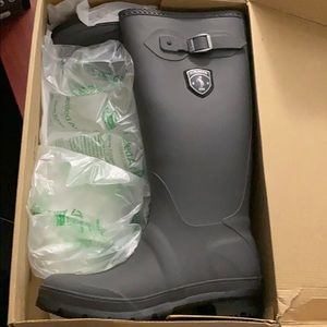 Kamik “Jennifer” rain boots  10